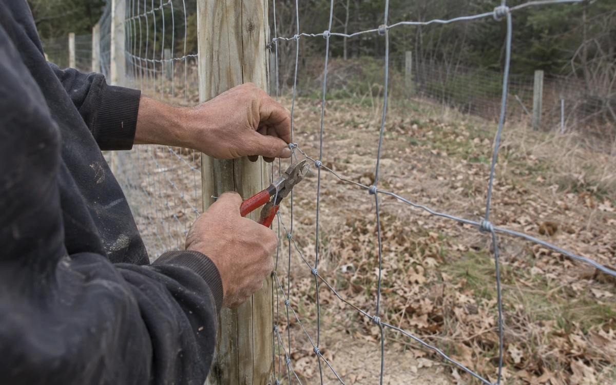 Deer fence installation contractor